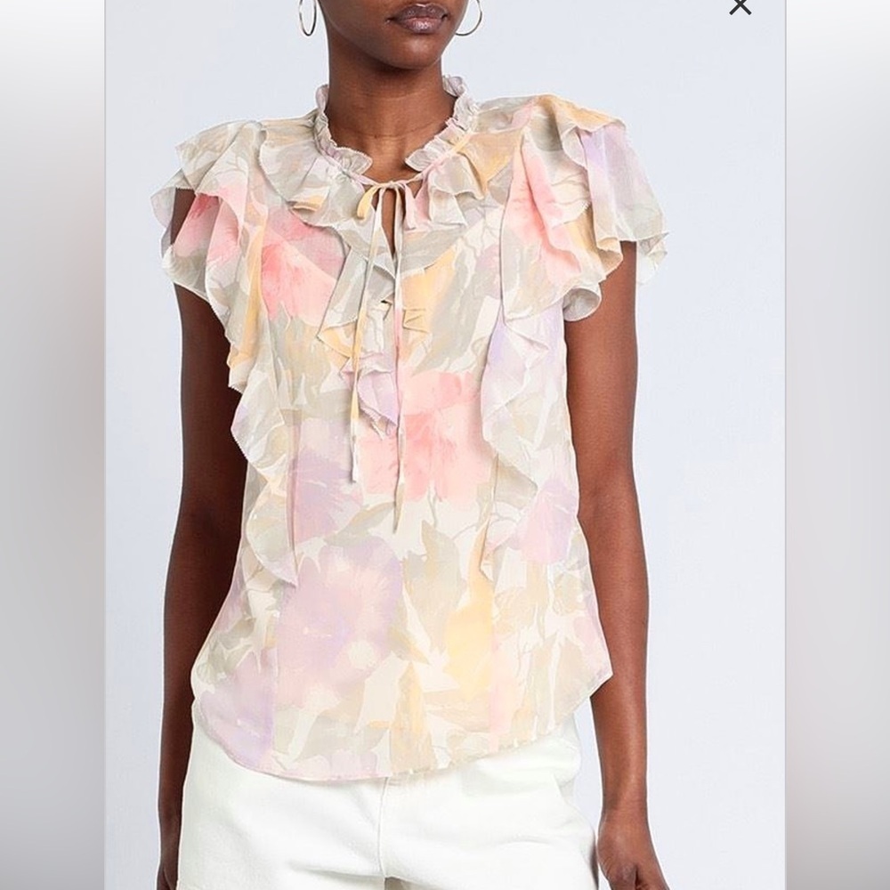 Lauren Ralph Lauren
Rulmay short sleeve blouse Floral Ruffle Blouse Sz M